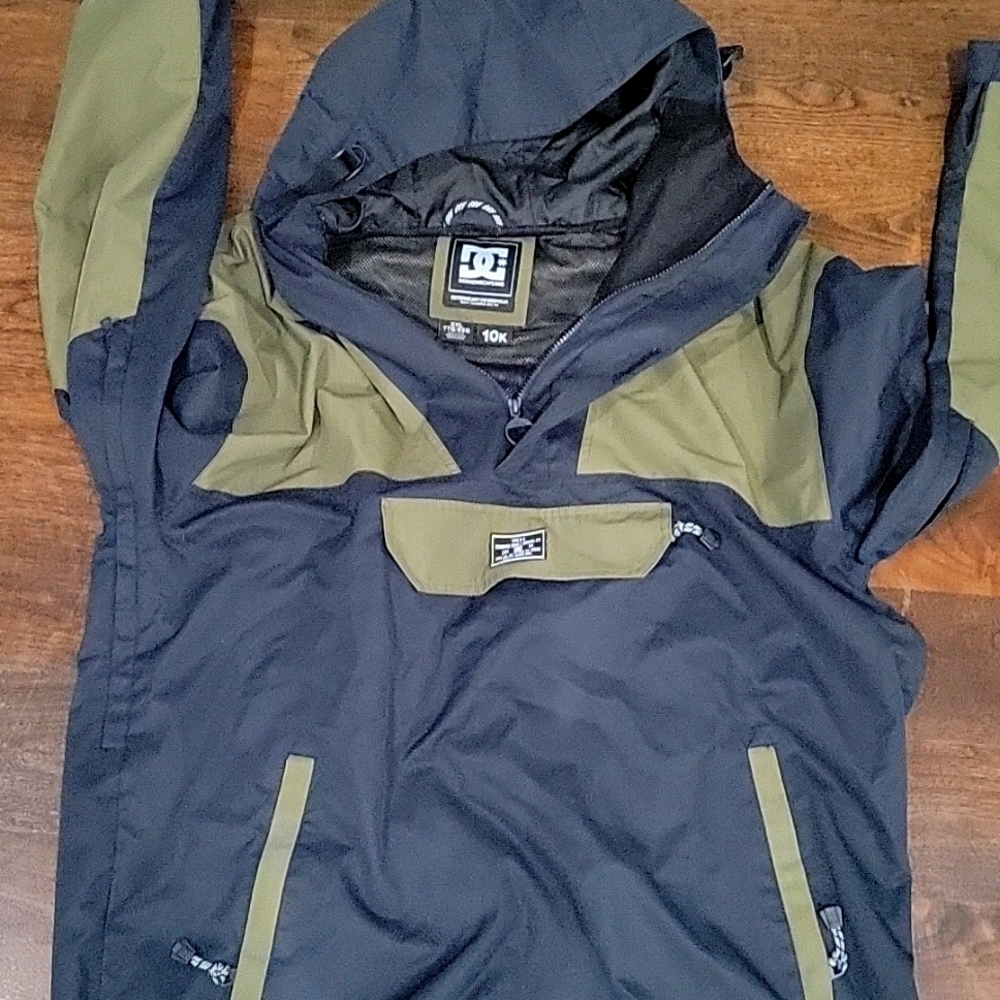 DC snowboarding  jacket